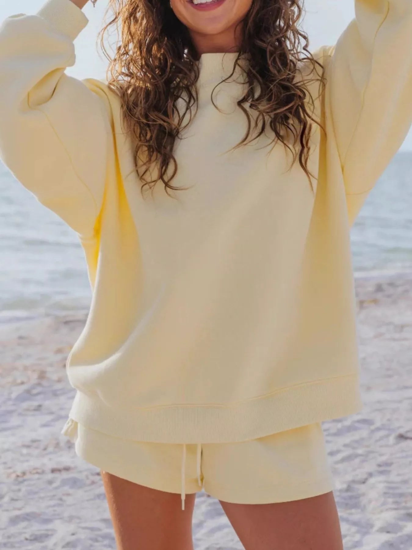 Relaxed fit sweatshirt and shorts set relaxed silhouette
