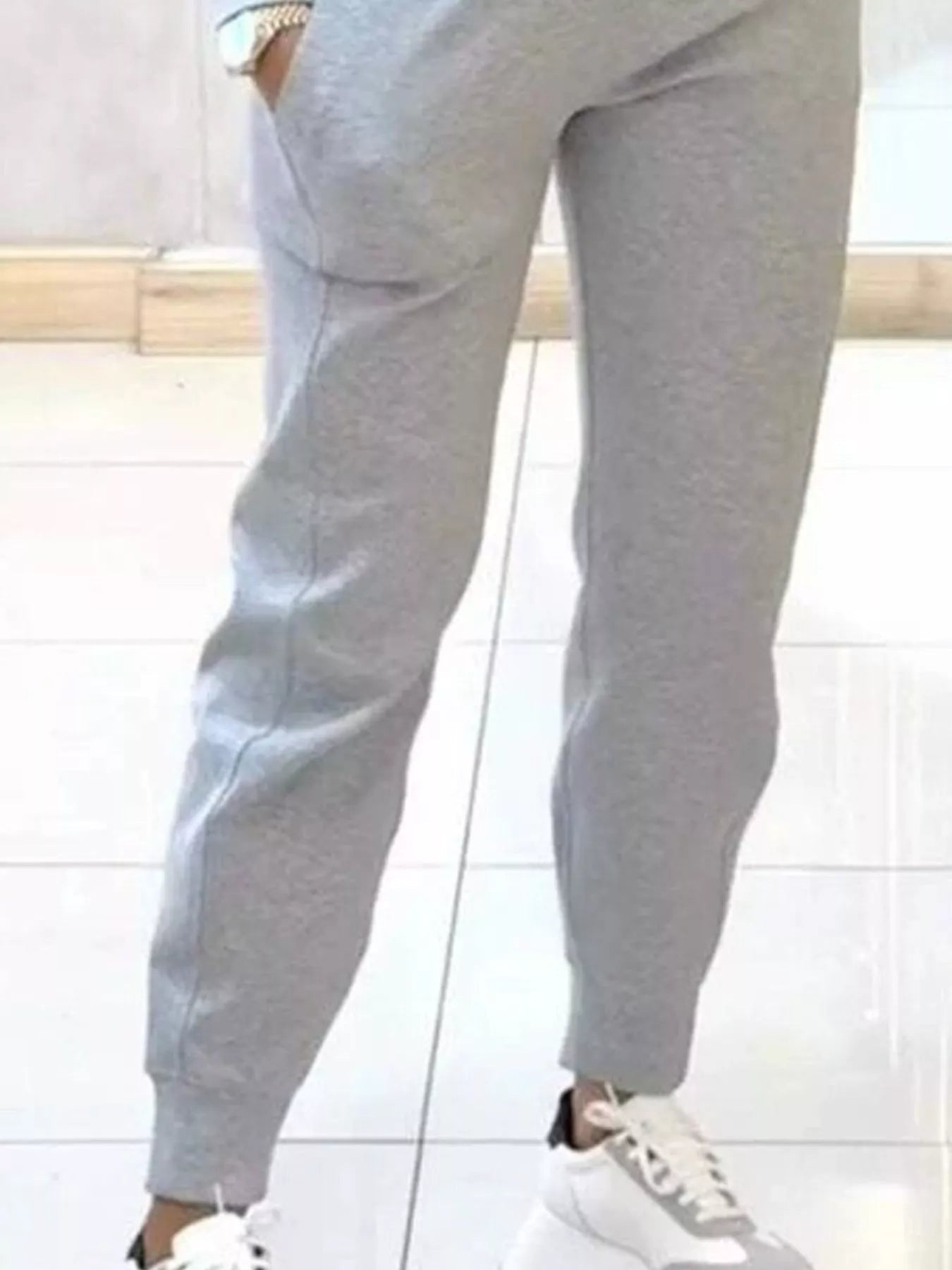 Casual Chic Cropped Sweatshirt and Jogger Set - ELC Fashion